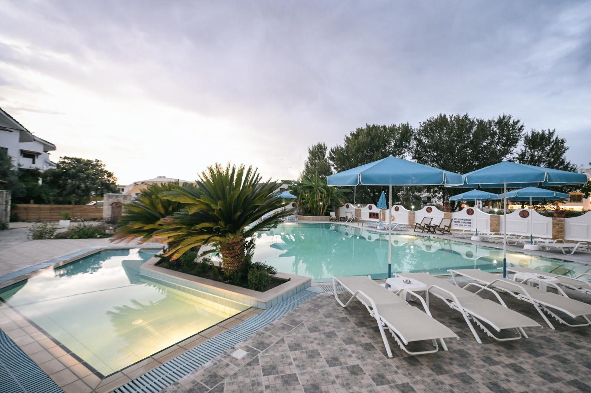 Estia Hotel Fourka Exterior photo